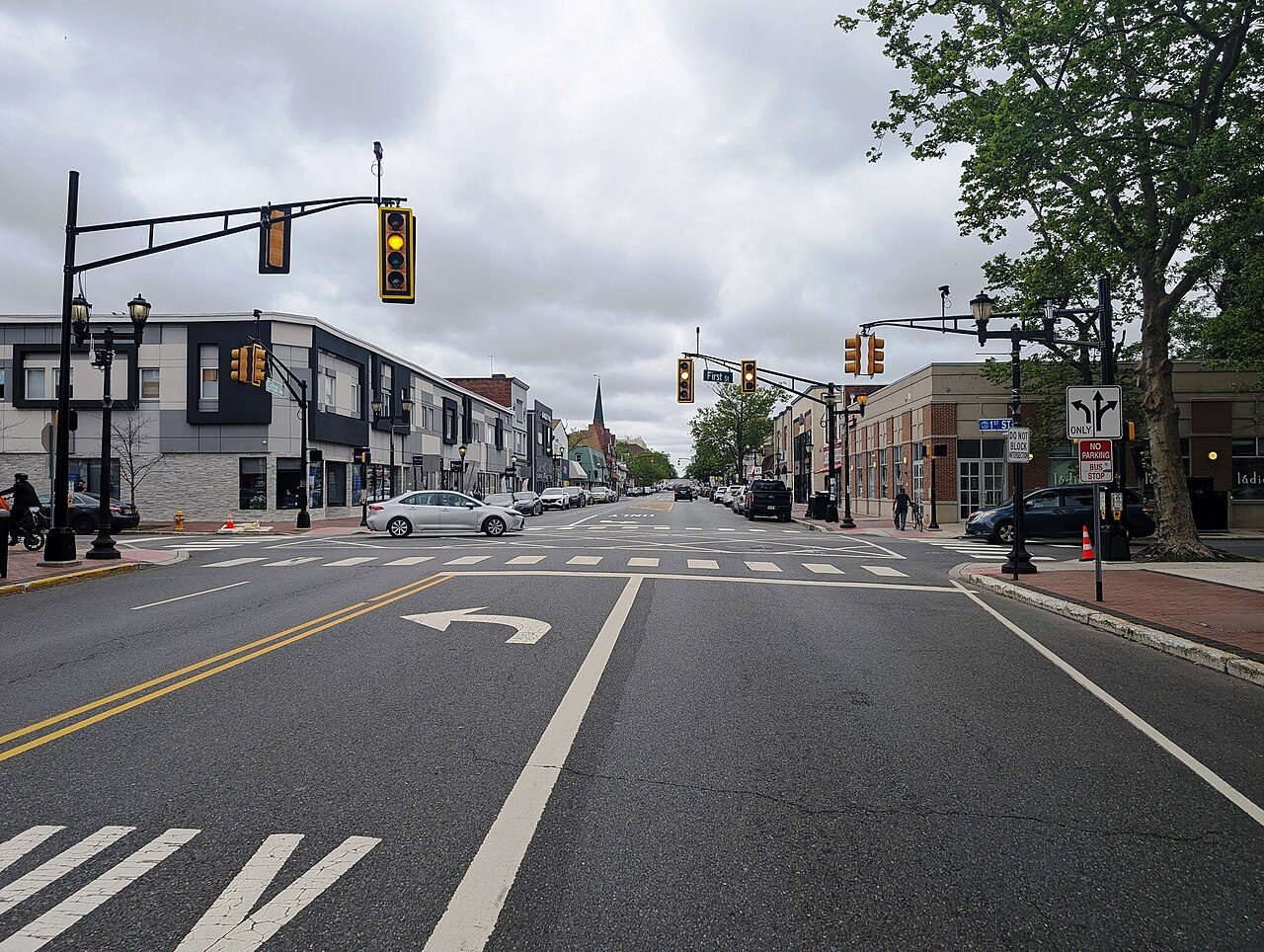 Clifton Avenue northbound at First Street, Lakewood