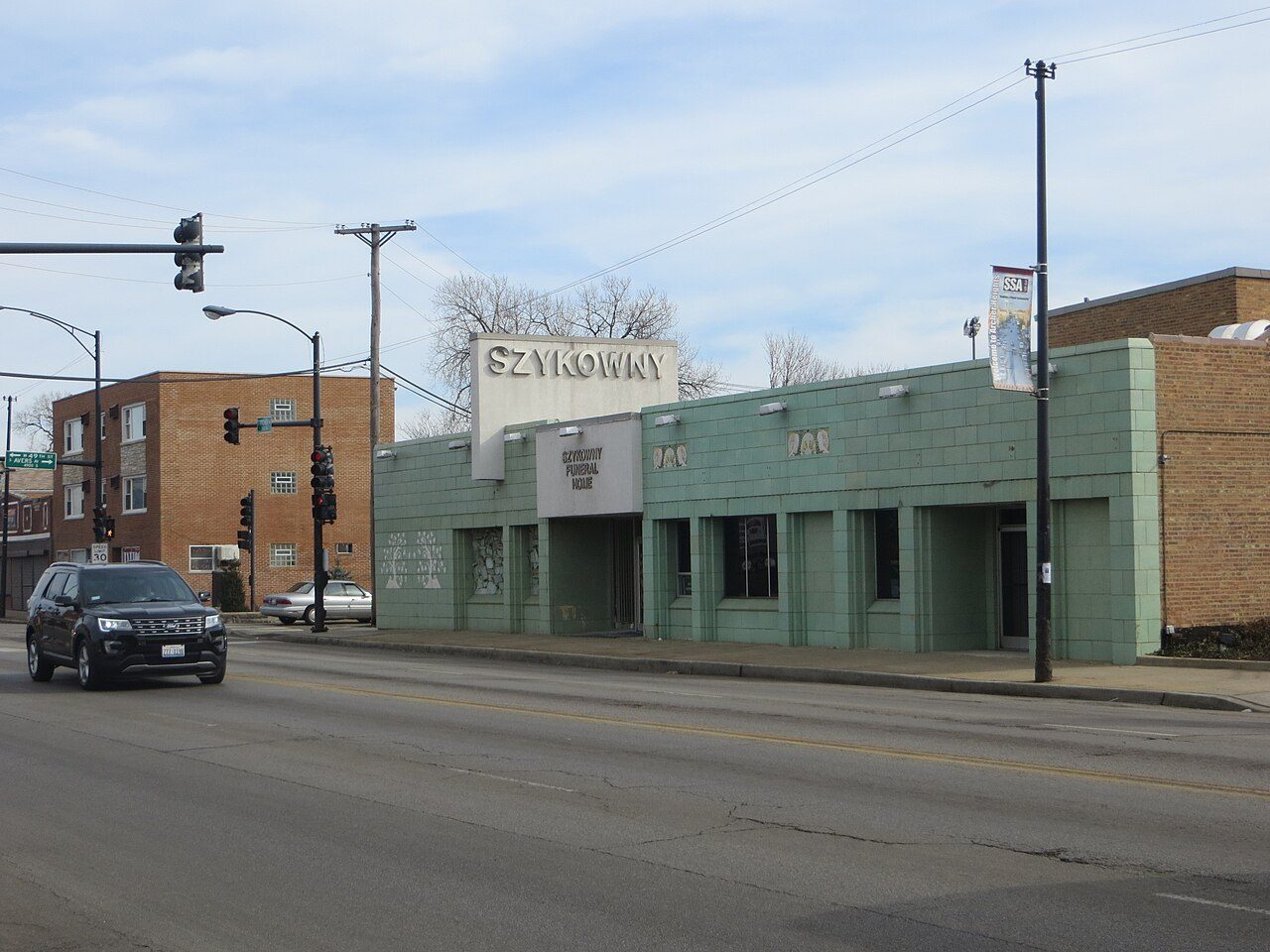 Archer Ave. at Avers Ave.