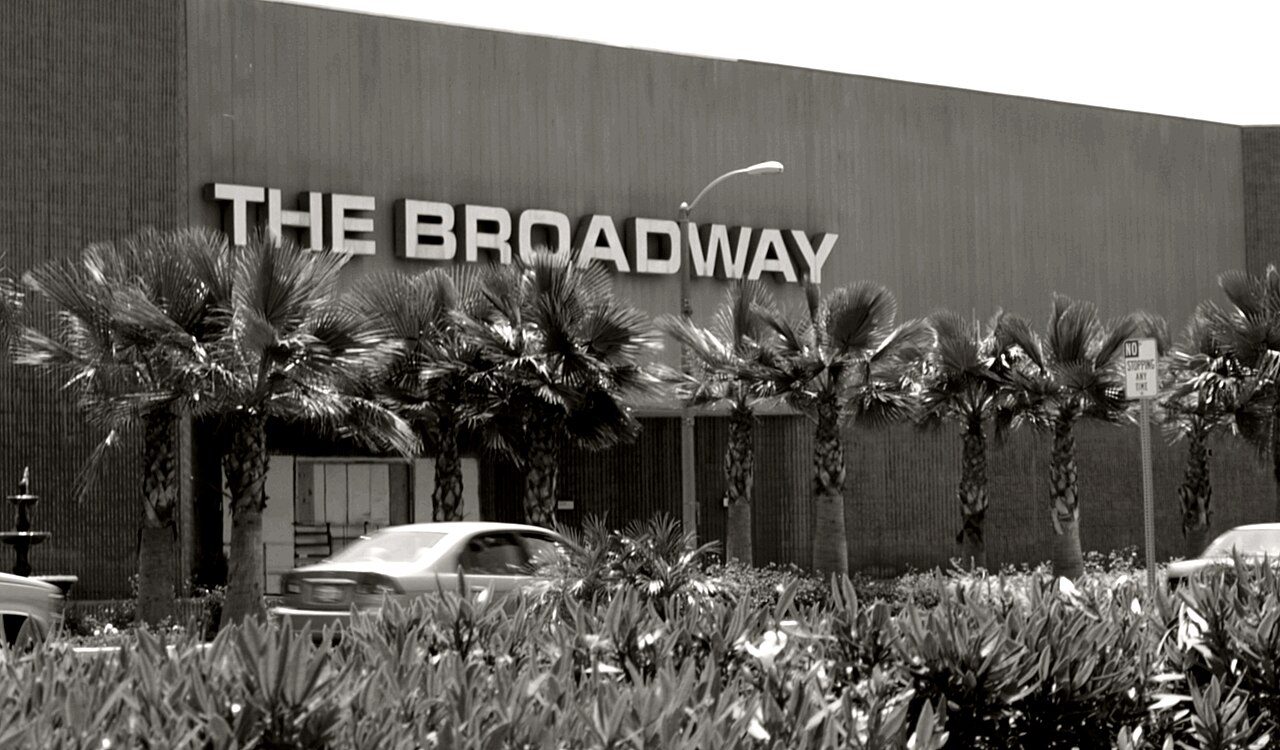 Former Hawthorne Plaza Shopping Center entrance