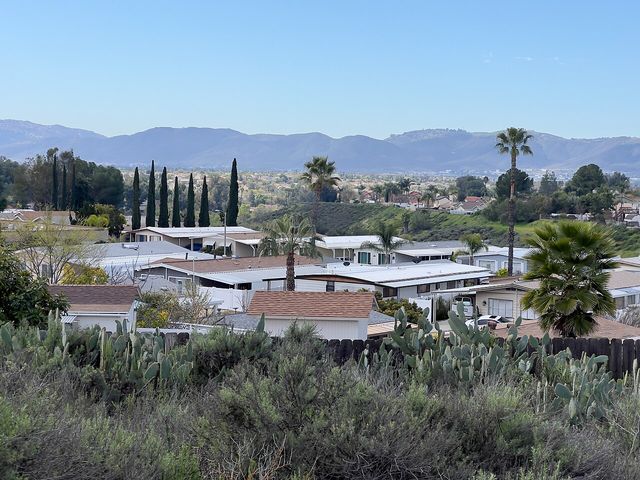 Murrieta neighborhood seen from Warm Springs Park