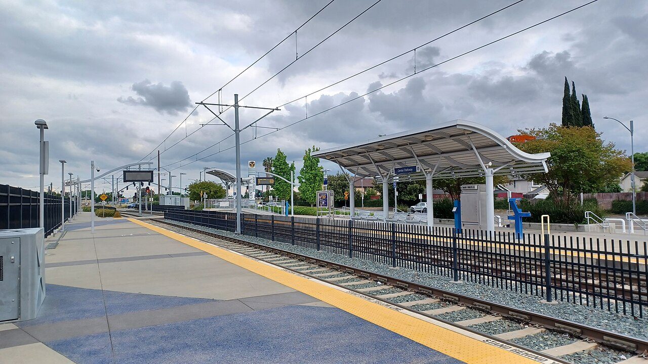 Center Parkway light rail station platform